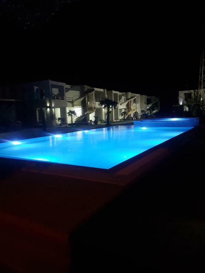 Royal Apartments & Villas 울친 외부 사진